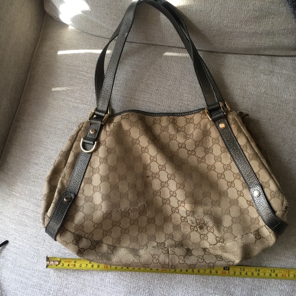 Authentic Gucci Monogram Medium Abbey Shoulder bag. - Picture 12 of 15